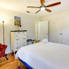 Отель River Oaks Home ~ 4 Mi to Fort Worth Stockyards!, фото 6