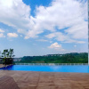Отель Fancy And Nice 1Br With Extra Room At Amartha View Apartment, фото 10