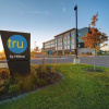 Отель Tru by Hilton Stoughton, фото 1
