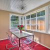 Отель \sun-dappled Retreat: Walk to Restaurants!, фото 14