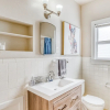 Отель Charmer Close To Dt Austin- Large 4bd/3ba + Hottub 4 Bedroom Home, фото 8