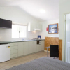 Отель Aspen Parks Coogee Beach Holiday Park, фото 5