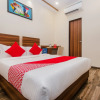 Отель OYO 13614 Hotel Axis International, фото 6