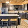 Отель Iron Mountain Lodge 4 Bedroom Cabin by RedAwning, фото 8