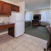 Отель Staybridge Suites Northwest near Six Flags Fiesta, фото 17
