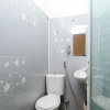 Отель RedDoorz Syariah @ Dinda Residence, фото 8