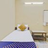Отель SPOT ON 62734 Hotel Sarfaraz Palace, фото 13