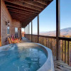 Отель Smokerise Lodge 5 Bedroom Home with Hot Tub, фото 13