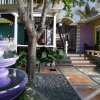 Отель Purple Fountain Courtyard Inn, фото 4