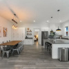Отель Walk to the waterfront- Charmwood House, фото 13