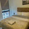 Отель Stunning 2-bed Apartment in Salford, фото 1