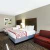 Отель La Quinta Inn & Suites by Wyndham Tuscaloosa University, фото 23