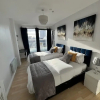 Отель Spacious 2BR City Center Apartment, фото 5