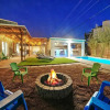Отель Reel Time by Avantstay Private Pool + Firepit, фото 44