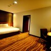 Отель dMaleo Hotel Makassar, фото 4