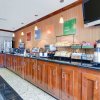 Отель Comfort Inn & Suites Airport Dulles - Gateway, фото 10