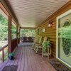 Отель Bluebird's Song by HoneyBearCabins, фото 18