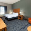 Отель La Quinta Inn & Suites by Wyndham Bridgeport в Бриджпорте