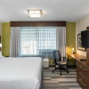 Отель Holiday Inn Express Hotel & Suites Medicin, фото 6