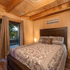 Отель Pappy's Peak 2 Bedroom Cabin by Redawning, фото 7