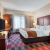 Отель Comfort Suites Near Vancouver Mall, фото 31