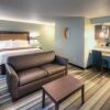 Отель The East Avenue Inn & Suites, фото 6