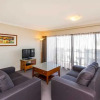 Отель Conveniently Located 2 Bedroom Apartment In The CBD, фото 3