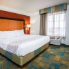 Отель La Quinta Inn & Suites by Wyndham Colorado Springs South AP, фото 29