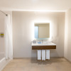 Отель Holiday Inn Express Anaheim West, an IHG Hotel, фото 3