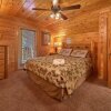 Отель Smoky Mountain Hideaway 7 Bedroom Home with Hot Tub, фото 7