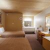 Отель Canadas Best Value Inn and Suites Fernie, фото 4