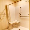 Отель Comfort Suites Biloxi - Ocean Springs, фото 8