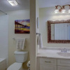 Отель Stunning Ground Floor Condo With Lush Lawn Overlooking White Sands, фото 10