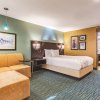 Отель La Quinta Inn & Suites by Wyndham San Francisco Airport West, фото 27