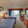 Отель Waves Oceanfront Resort, фото 4