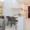 Отель Restful And Comfy 2Br At Sky House Bsd Apartment By Tarvelio, фото 10