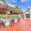 Отель Grand Historic Residence Walk to Beach Heated Pool Outdoor Kitchen Hibiscus Key Residences, фото 9