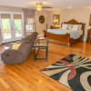 Отель Smoky Mountain Splendor two third acre 2 king master suites, фото 4