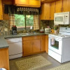 Отель Mt Baker Lodging Cabin 53 - Sleeps 6, фото 4