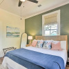 Отель Charming Galveston Cottage - 1 Mi to Beach!, фото 4