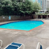 Отель ATL Downtown 2BR with Free Parking Gym, фото 13