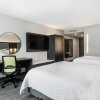 Отель Holiday Inn Express & Suites Toronto Airport South, фото 5