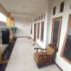 Отель SPOT ON 93385 Penginapan Hj Lilis 2 Syariah, фото 8