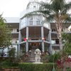Отель Villa Candilabra Guesthouse в Марлот-Парке