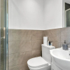 Отель Charming 2-bed Apartment in South West London, фото 8
