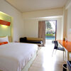 Отель HARRIS Hotel Sentul City - Bogor в Богоре