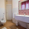 Отель Romantic Apartment With Hot Tub, фото 14
