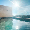 Отель Modern 3 BR Penthouse With Pool View and Free Shuttle to Beach Club Roof Top Pool BBQ Area Yoga Spac, фото 14