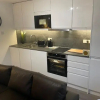 Отель Lovely 3 bed ground floor flat with free parking, фото 2