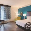 Отель La Quinta Inn & Suites by Wyndham Orlando UCF, фото 23